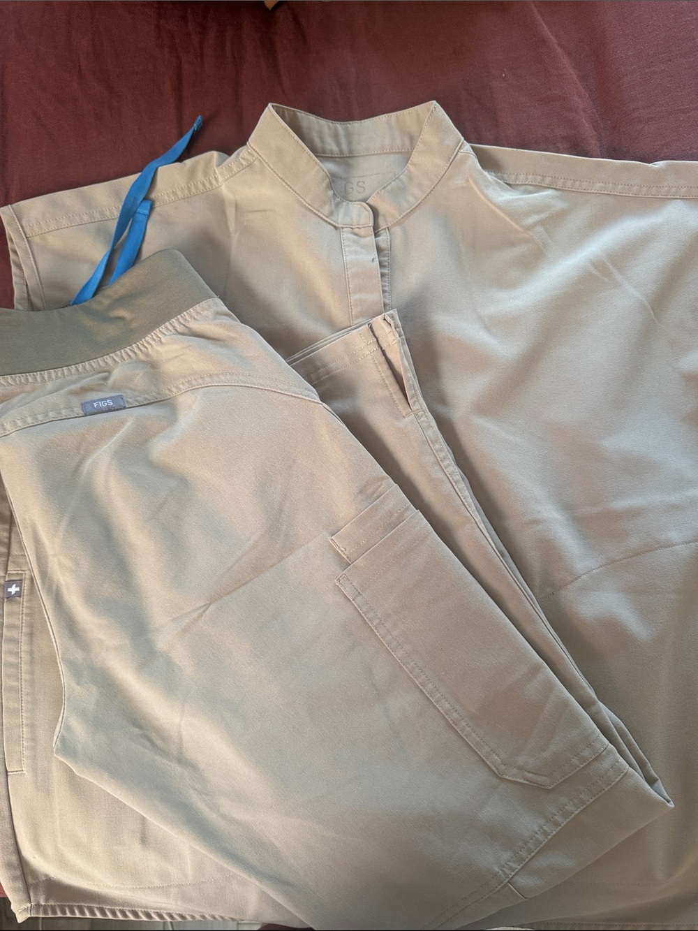 Figs Women’s Scrub set - Picture 2 of 3